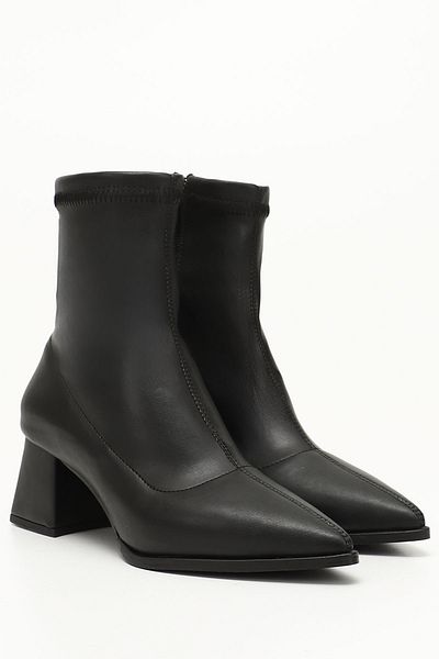 GÖNDERİ(R) Schwarze Damen-Stretchstiefel mit Reißverschluss und spitzer Zehenpartie und dickem Absatz