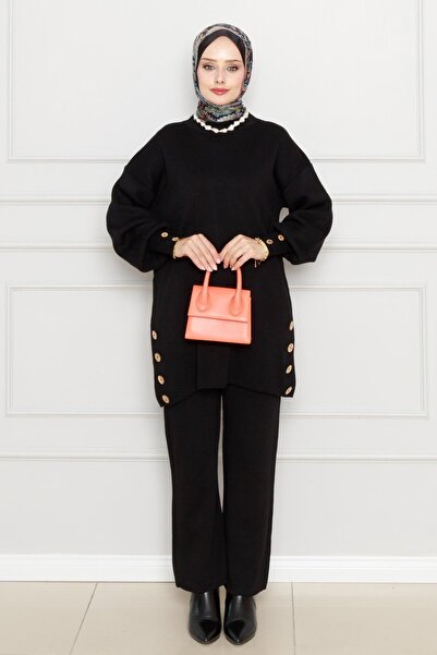 AVSARWEAR بدلة تريكو نسائية بأزرار