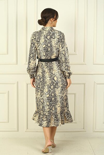 By Saygı Rochie de damă cu guler cămașă cu mânecă lungă, cu nasturi în față, cu imprimeu șarpe, cu curea