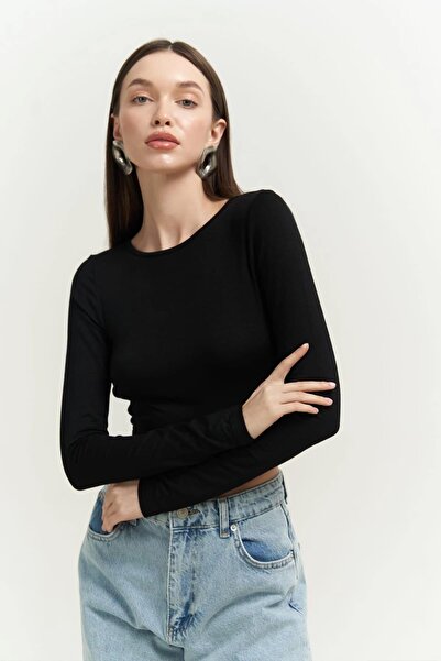 TENA Women's Black Long Sleeve Crew Neck Crop Blouse