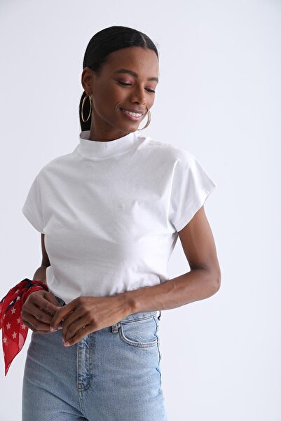 TENA Women's Ecru Short Sleeve Stand Collar Crop Blouse