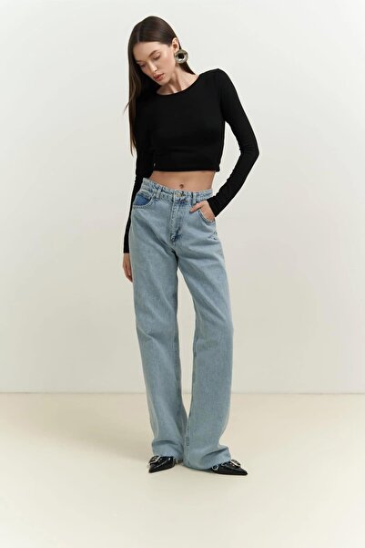 TENA Women's Black Long Sleeve Crew Neck Crop Blouse