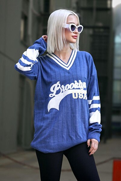 Madmext İndigo V Yaka Nakışlı Kadın Kazak MG1279