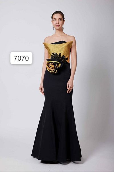 Robes Βραδινό φόρεμα με στράπλες ροζ και χάντρες μακριά φούστα ψαριού