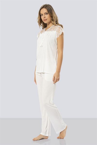 TÜREN Women's Ecru Lace Pajama Set 3197