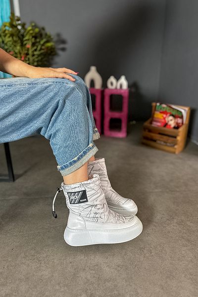 SHOEBELLAS Arow White Label Λεπτομερείς γυναικείες μπότες