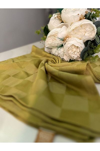 Organic Scarfs شال جاكار منقوش بنقشة الشطرنج - أخضر زيتي
