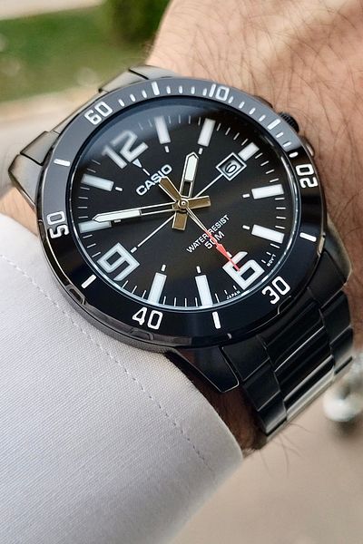 Casio ساعة يد رجالية باللون الأسود