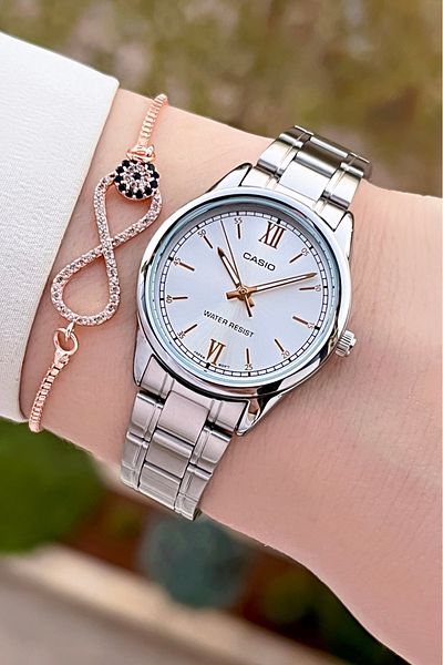 Casio Metallic Color Women's Wristwatch with 24 Months Warranty