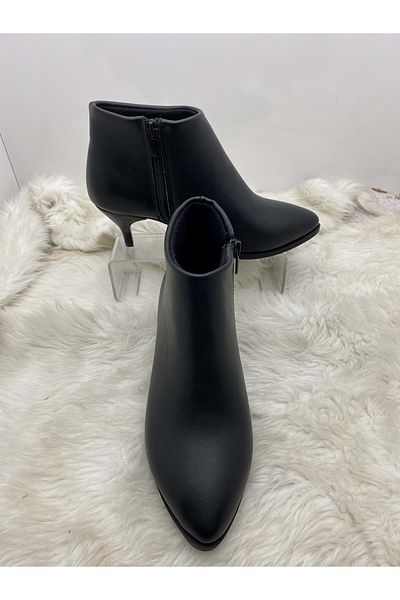 ÇİĞDEM KUNDURA Cizme de damă cu toc subțire din piele Black Crocus - B14
