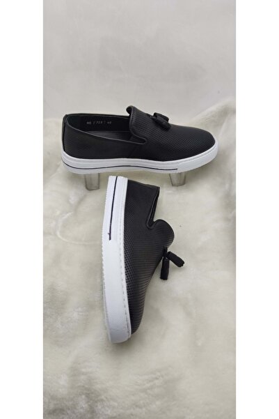 ÇİĞDEM KUNDURA Чоловічі туфлі з натуральної шкіри на білій підошві з китицями - GOES723