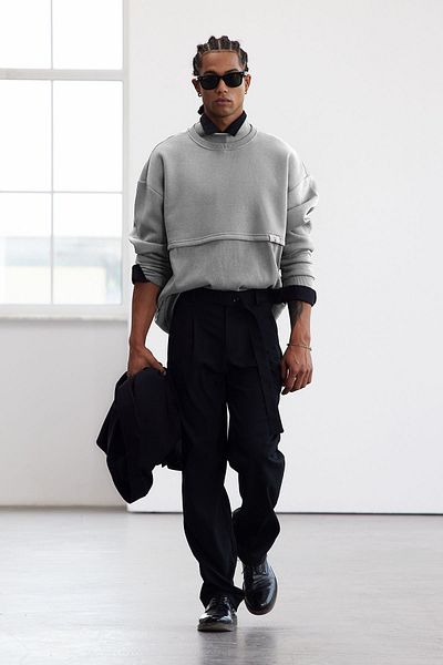 Trendyol Collection Περιορισμένη έκδοση Γκρι Oversize/Φαρδιά κομμένη ετικέτα Fleece Χοντρό φούτερ TMNAW24SW00228