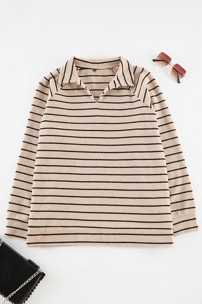 Trendyol Curve Beige gestreiftes Oversize-Sweatshirt „Thessaloniki Polo“ in Übergröße – TBBAW25AO00043