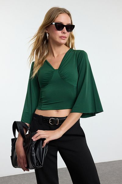 Trendyol Collection Ελαστική σμαραγδένια πράσινη πλεκτή μπλούζα με λεπτομέρεια ντραπέ, μανίκια τριών τετάρτων TWOAW25BZ00278