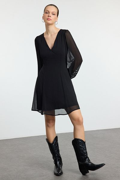 Trendyol Collection Μίνι Φόρεμα Chiffon με λαιμόκοψη σε σχήμα V με λεπτομέρεια αξεσουάρ - γραμμή Α, με επένδυση, Twoss24el01099