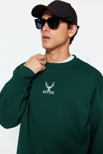 Trendyol Collection Grünes besticktes Oversize-Sweatshirt – Rundhalsausschnitt, lange Ärmel – Tmnaw24sw00169