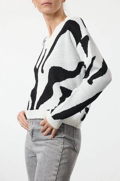 Edit by Trendyol Pulover tricotat cu decolteu în V cu model animal ecru TEDAW25KZ00037