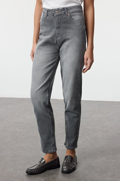 Trendyol Collection Šedé džíny Mom JEans s vysokým pasem - Comfort TWOAW25je00172