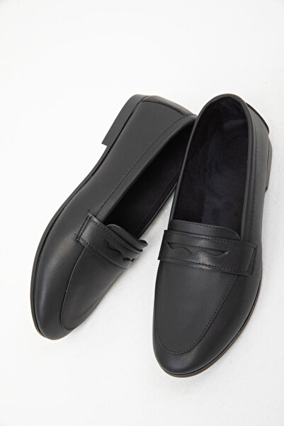 SOHO Model černých dámských balerín z roku 19866