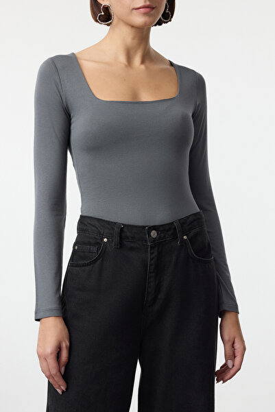 Trendyol Collection Prémiové antracitové pletené tělo – čtvercový límec, spodní zapínání Twoaw24Bd00062