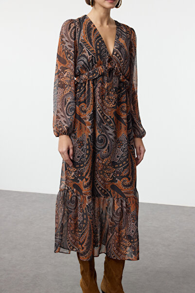 Trendyol Collection Černé šifonové midi šaty – volán a podšívka, tkané, Twoaw25el00336