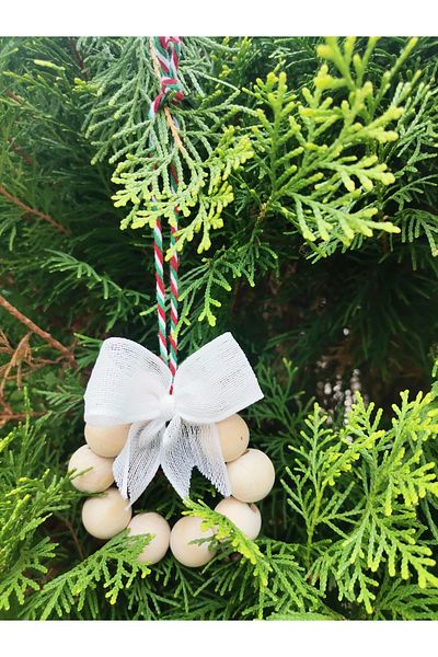 İ&DBABY 1 bucăți de panglici albe - ornament decorativ pentru brad de Crăciun, diametru mărgele de 1,8 mm, lungime de 14 cm, inclusiv șnur pentru agățat