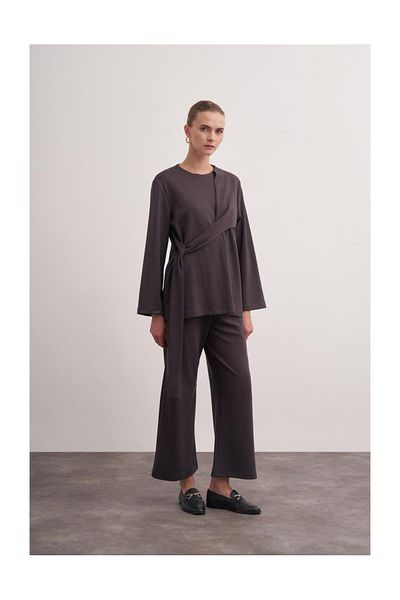 FUSHYA Double Set with Closure Detail