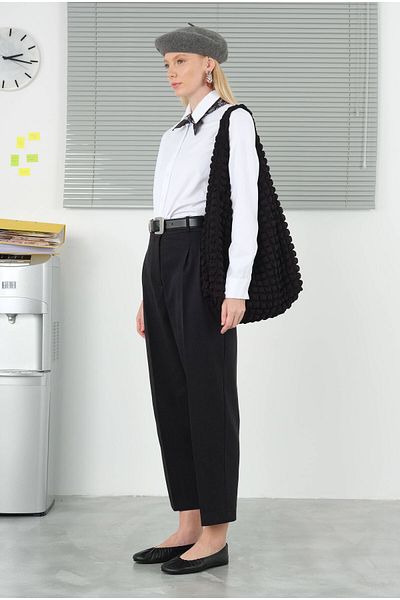 HEQA Pantaloni largi cu tăietură morcov negru