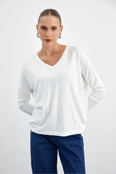 Tuba Butik Soft Textured V-Neck Ecru Long Sleeve Blouse