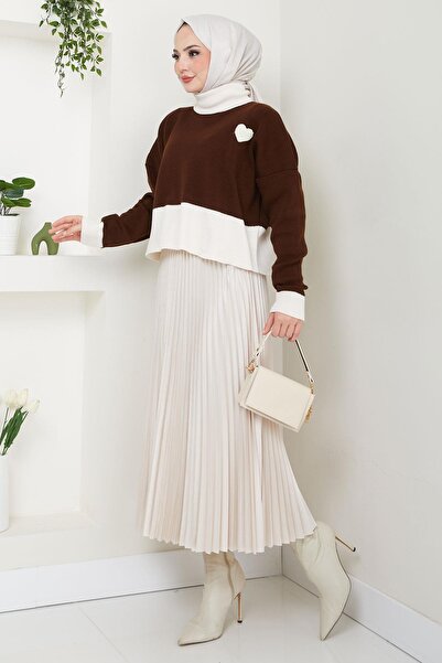 hafsamina Heart Applique Two Color Turtleneck Knitwear Sweater Brown Hm2570