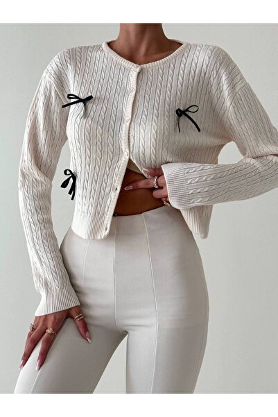 My Blog Cremefarbener Strick-Cardigan mit Mini-Schleife und Knopfleiste vorne – 4375