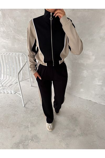 Gugus AYSHO Model Women Trend Σετ αθλητικής φόρμας - όρθιος γιακάς, φερμουάρ, φαρδιά πόδια και λεπτομέρεια με ρίγες