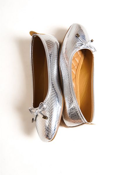 Capone Outfitters Hana Trend Silver Damen-Ballerinas mit Schleife