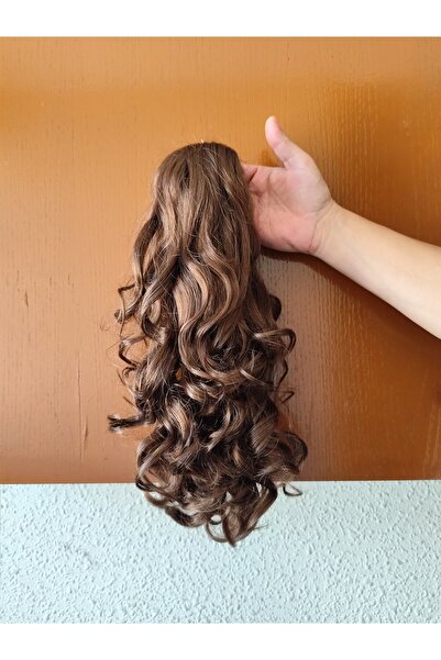 Melis koyu kestane at kuyruguy