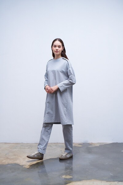 QANU Γκρι φούτερ - Σχέδιο με γκαρνίλια