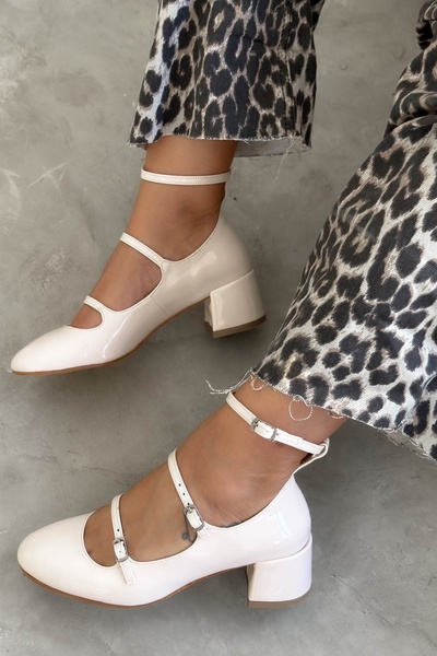 Shoebutik Charlize Beige Patent Leather Three-Stripe Detail Women's Heeled Shoes