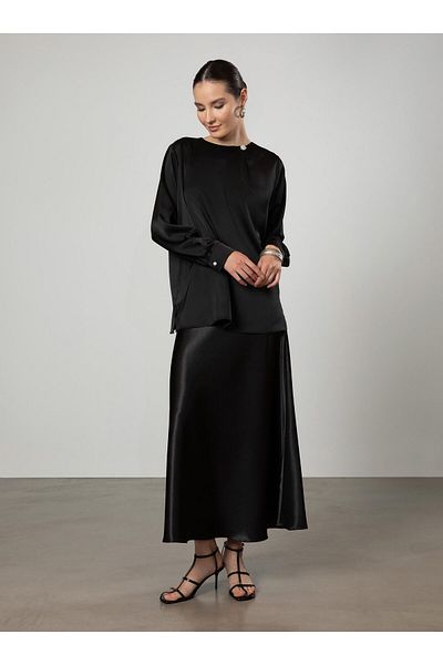 Refka Schwarzer Satin-Rock in Fischform – Refka
