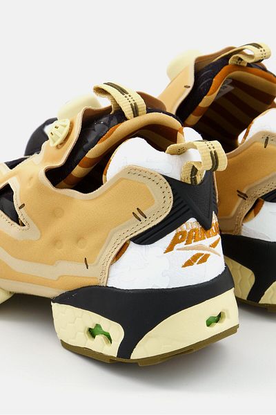 Reebok حذاء Instapump Fury Kung Fu Panda للأولاد من Kids Boy، باللون الأسود