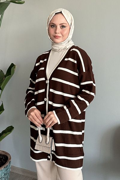 InStyle سترة تريكو كاجوال مخططة باللون البني المر
