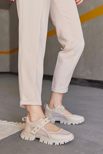 NILUFARR Pantofi de damă Melissa din piele bej cu accesorii din piatră