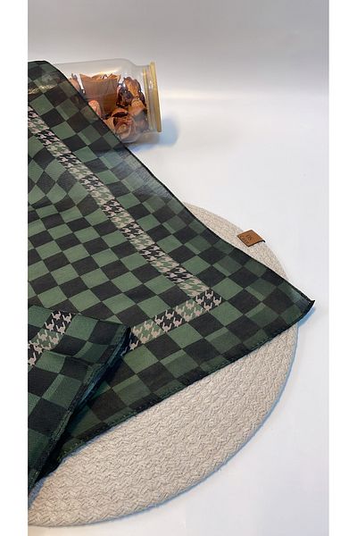 Onur Eșarfă - Pyramid Brand Checkers Pattern Eșarfă moale Țesătură de calitate Culori vibrante Produs de modă