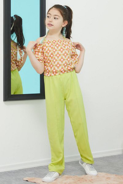 Cansın Mini Costum pentru fete cu bluză și pantaloni verzi cu model 15391