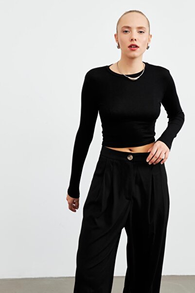 YOUR NAME Γυναικεία μπλούζα με λαιμόκοψη σε μαύρο χρώμα