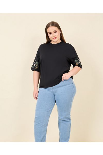 Styli Plus Oversized Embroidered Sleeves Longline T-shirt