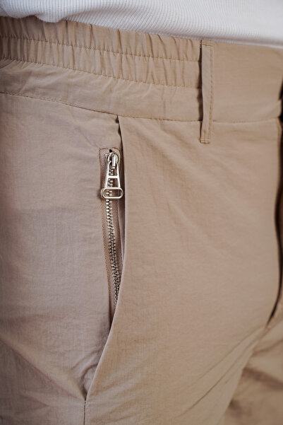 Butik TREND BIZ Σορτς κανονικής εφαρμογής με τσέπες με φερμουάρ και ελαστική μέση