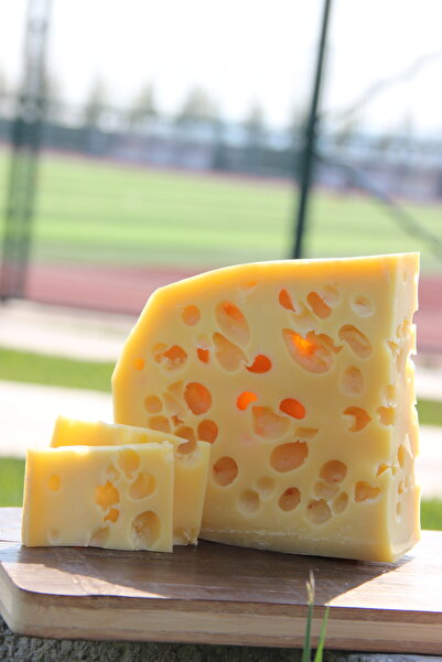 Toprak Doğal Gravyer Peyniri 500 G Kars - Koçulu Kars Gravyer Peyniri - Katkısız Koruyucusuz, Mahzen Gravyer