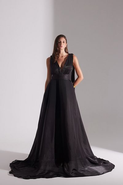 BETTY & SAM Emily Black Close Night Dress