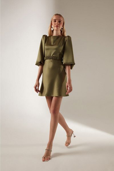 BETTY & SAM Mini-Khaki-Verlobungskleid mit Ballonärmeln