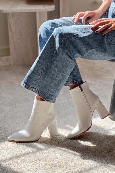 NİŞANTAŞI SHOES Juanita White Matte - Dámské kozačky na podpatku na zip