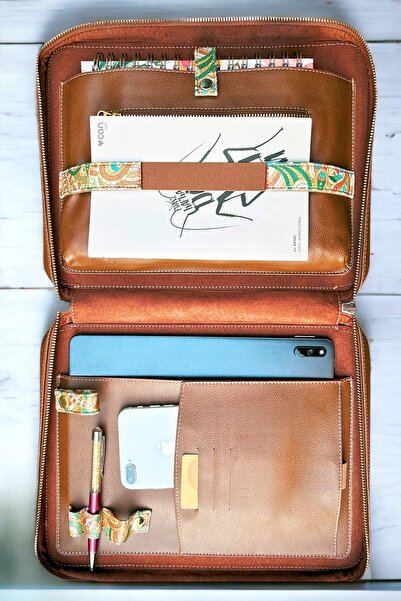 worken حافظة كمبيوتر لوحي من الجلد النباتي مقاس 11 بوصة - مقاومة للماء والصدمات، منظم مكتب - نمط شال أسمر